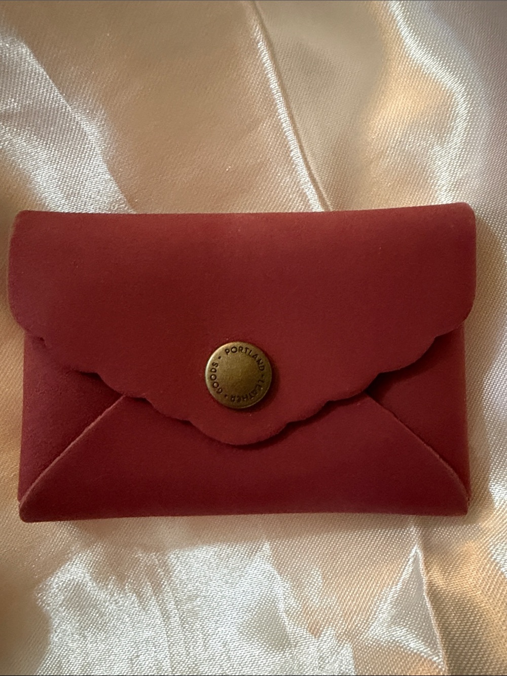 Portland Leather Scallop-Flap Card Wallet - Burgundy Red